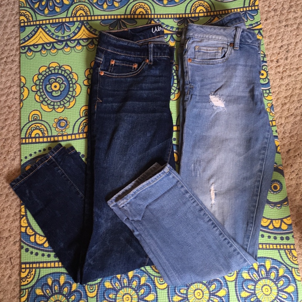 NWOT Light Wash Distressed Aero Cropped Skinny Jeans